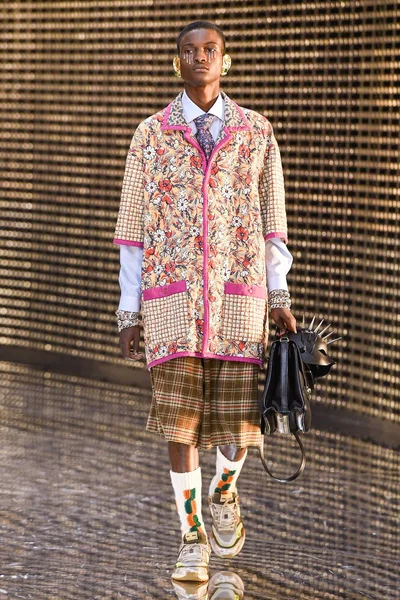 Look 37